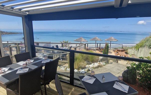bar restaurant aux terrasses de la plage